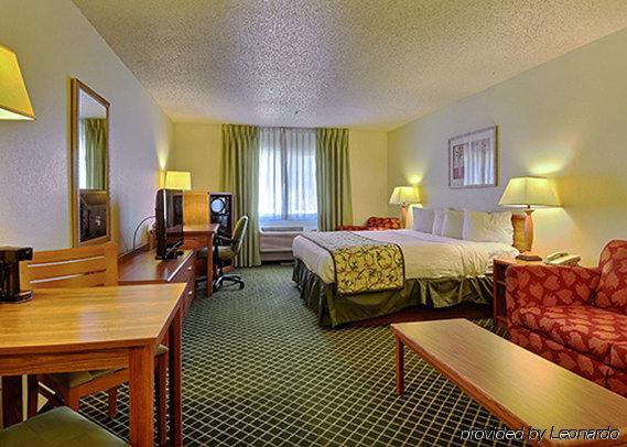 Quality Inn & Suites Golden - Denver West Lakewood Bagian luar foto